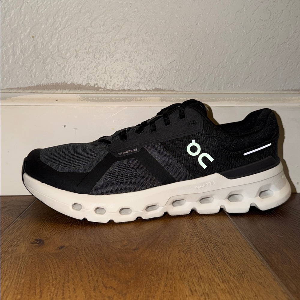Men’s On CloudRunner 2 - Picture 2 of 10